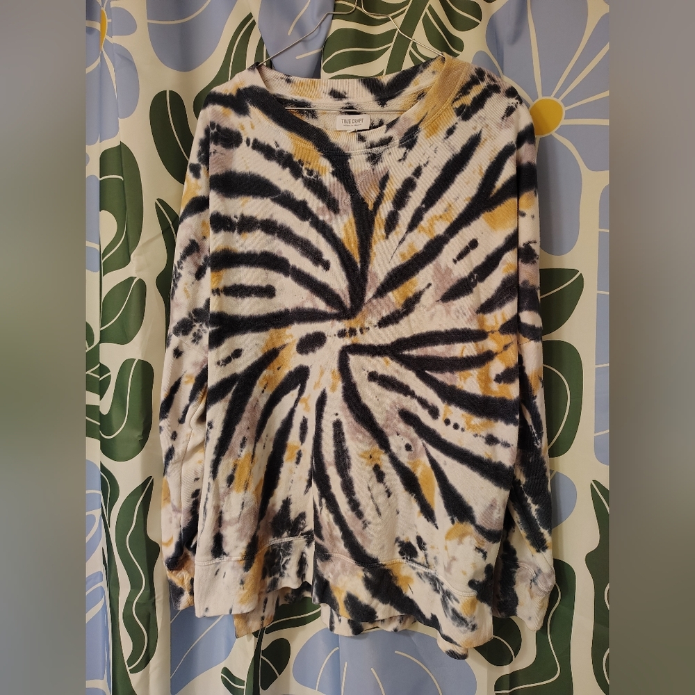 True Craft Black and Cream Tie-Dye Top